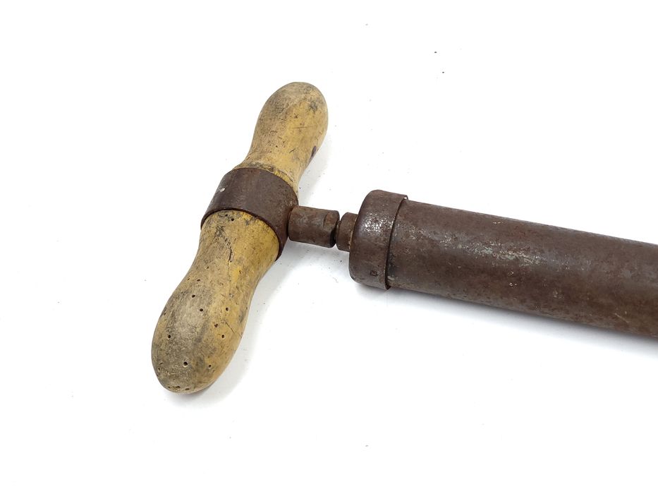 Pompka podłogowa stacjonarna serwisowa do rowerów PRL