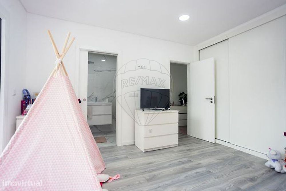 Moradia T5 para venda