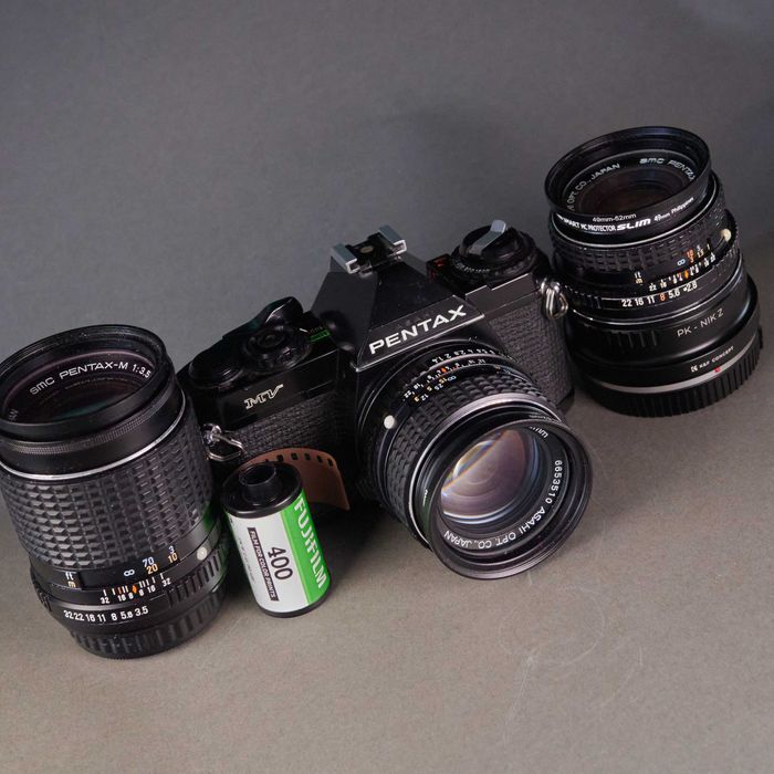 Pentax MV +obiektywy +film = gotowy zestaw fotografii analogowej
