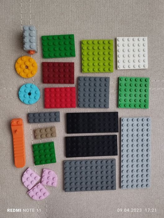Лего пластини у доброму стані
