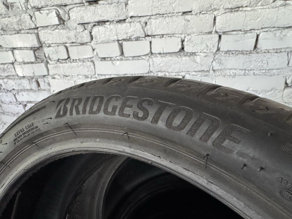 Літні Bridgestone 225/40 R19
