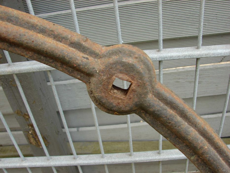 Stare koło koła żeliwne 116cm