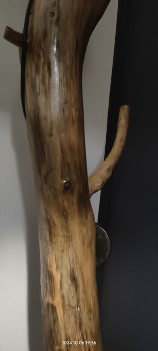 Lampa podłogowa konar drzewa