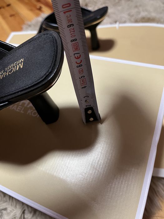 Michael Kors sandały sandałki klapki na obcasie gideon mule sandal 37