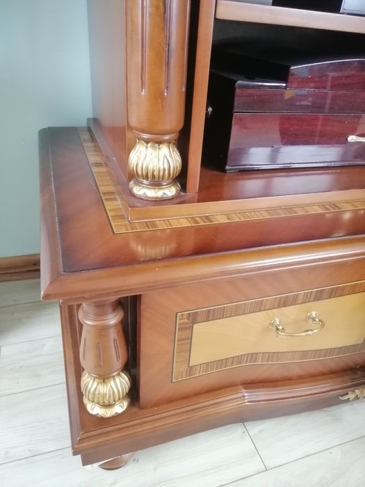 Гостиный гарнитур. Дерево. Румыния.