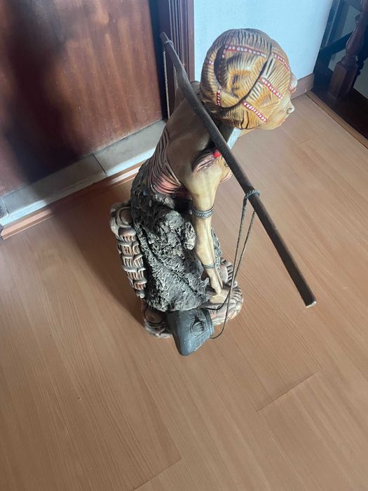 Estátua decorativa em ceramica