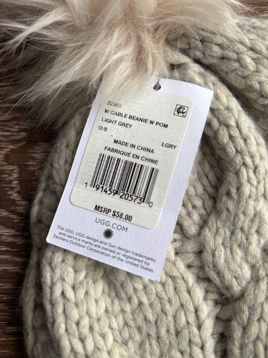 Жіноча шапка UGG