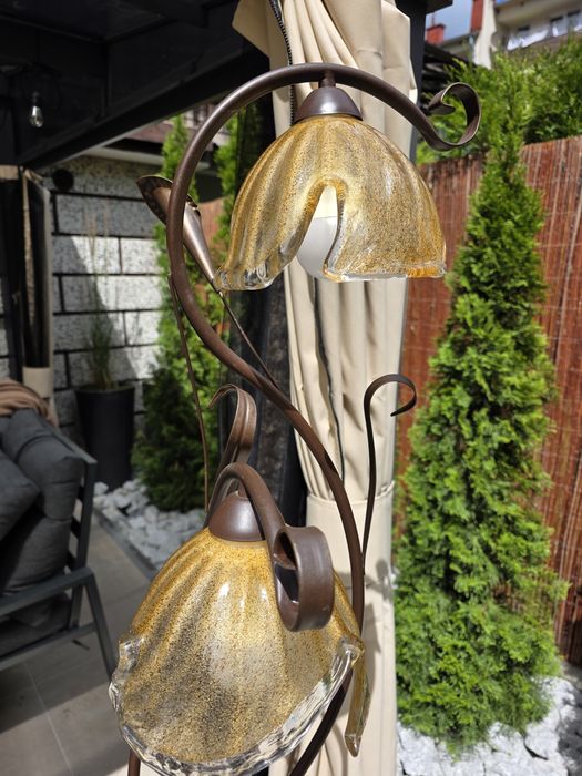 Stojąca lampa dwukloszowa kwiatowa