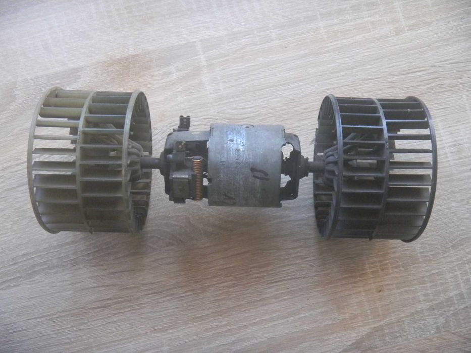 Мотор вентилятора печки (отопителя салона) Bosch 12 V