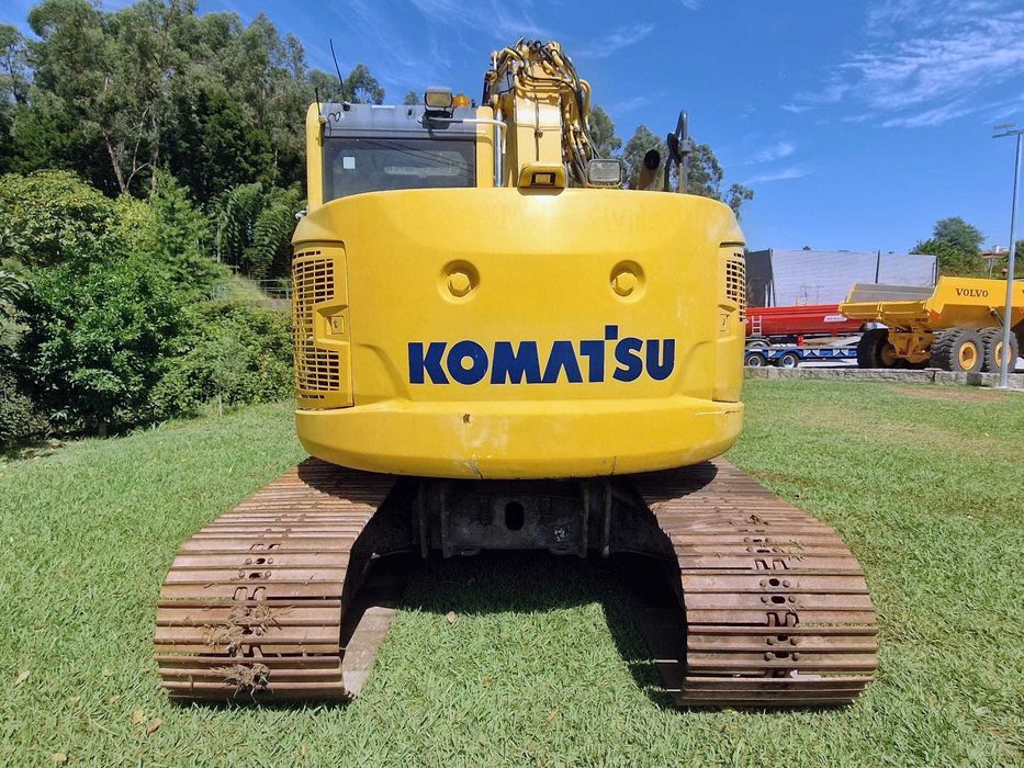 Escavadora Komatsu PC 138US