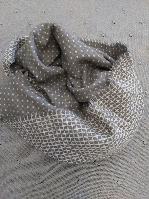 Жіночий теплий шарф-палантин