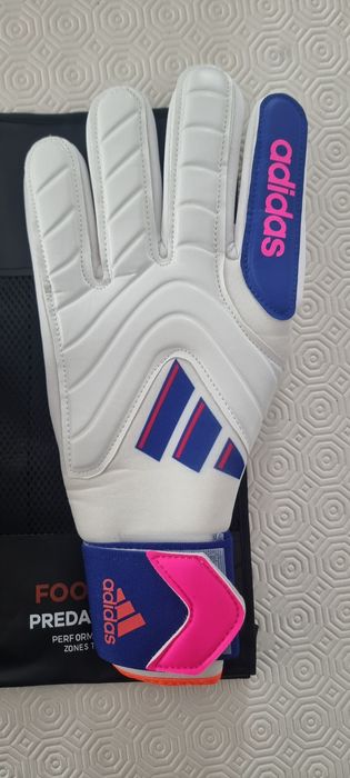 Luvas adidas Copa Pro

Tamanho 10