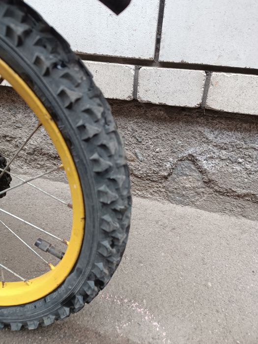 Дитячий велосипед.