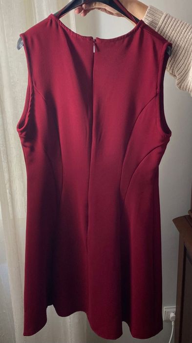 Vestido novo da cor Bordô, tamanho L., da