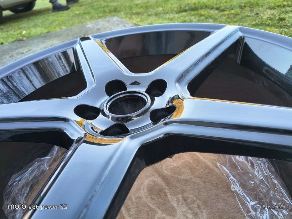 Sprzedam felgi aluminiowe 18 cali 5 x 100 et35