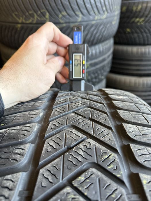 Шина Зимова 255х45хR19 PIRELLI Sottozero 3 / 1шт / Розпаровка / 2024р