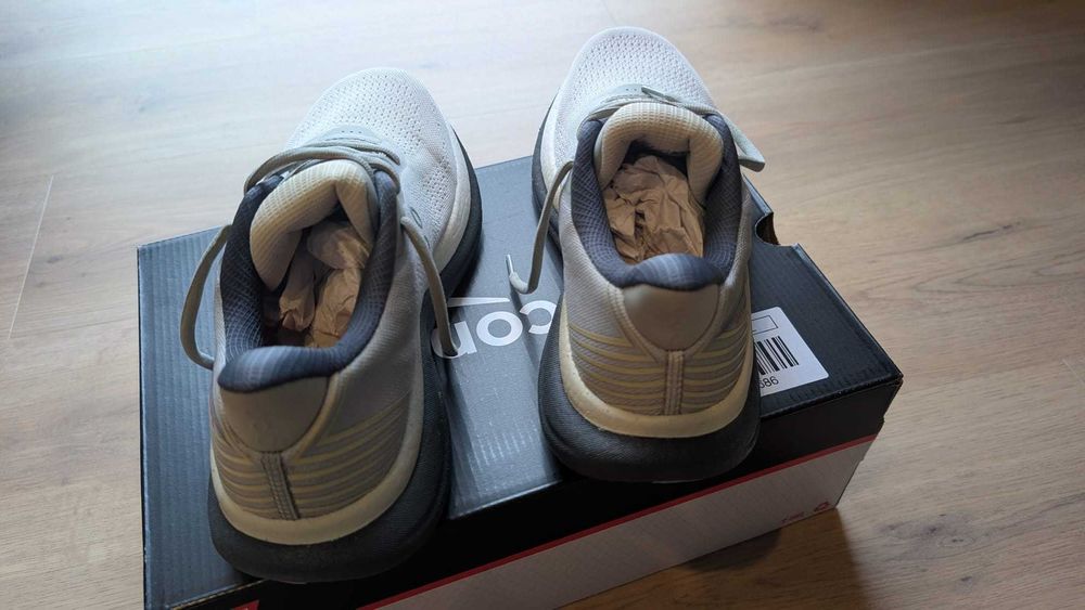 Saucony Triumph 23 – No 42 – Como novas (80km)