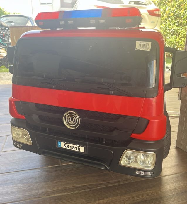 Carro bombeiros ( precisa de nova bateria)