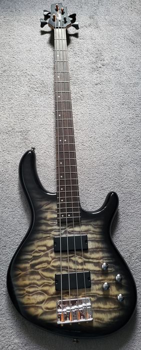 CORT Action DLX z pokrowcem... Aktywna gitara basowa 24 progi