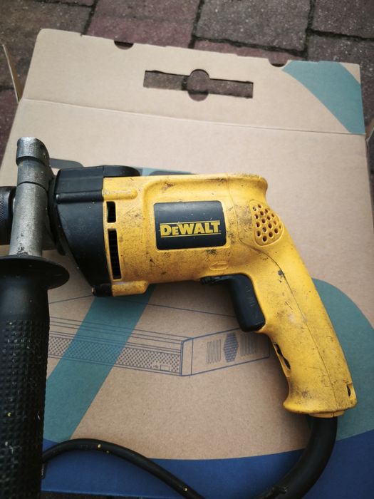 Wiertarka elektryczna z udarem DeWalt