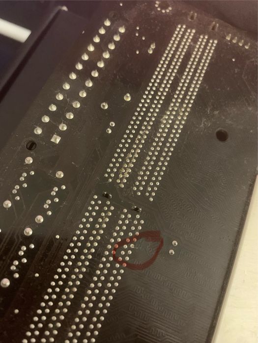 Материнська плата Gigabyte H310M S2P 2.0 працює