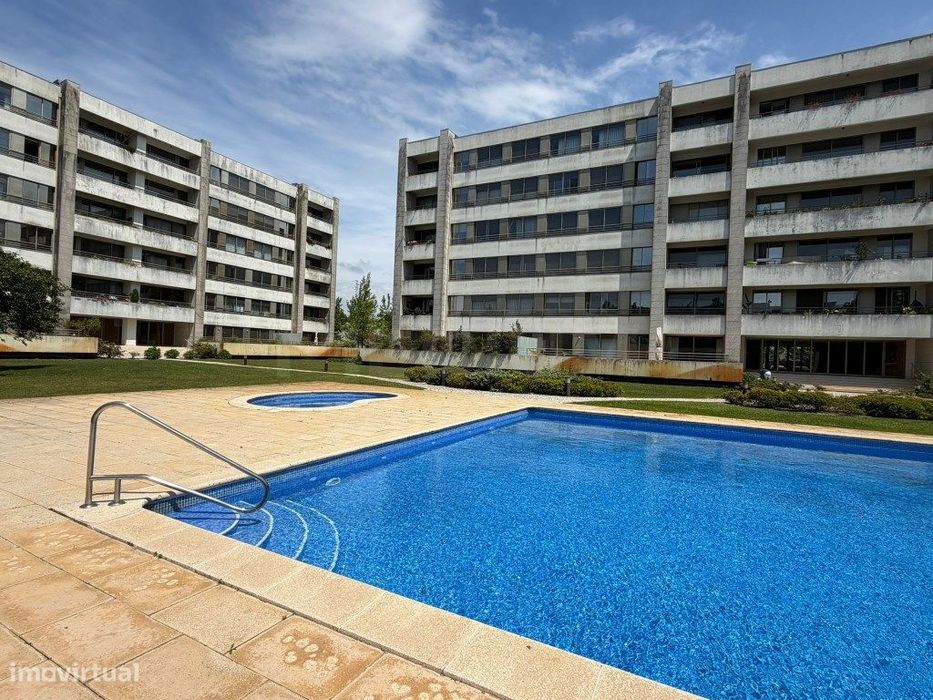 Apartamento T2 no Condomínio 'Guardeiras Park' — Moreira, Porto