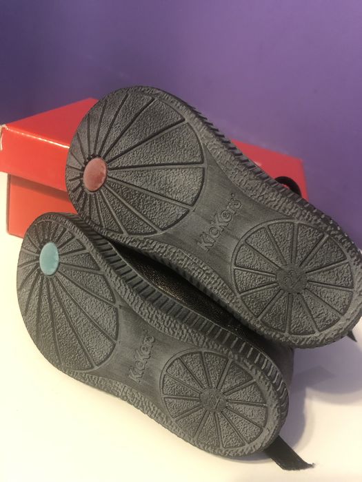 Buty KicKers, 22