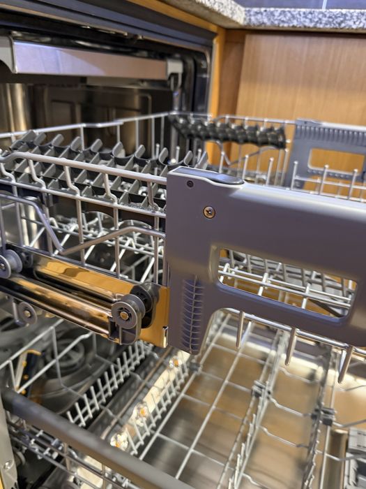 Máquina de lavar loiça LG com conectividade WI-FI