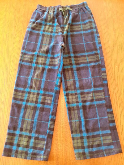 Dół od piżamki chłopięcej.