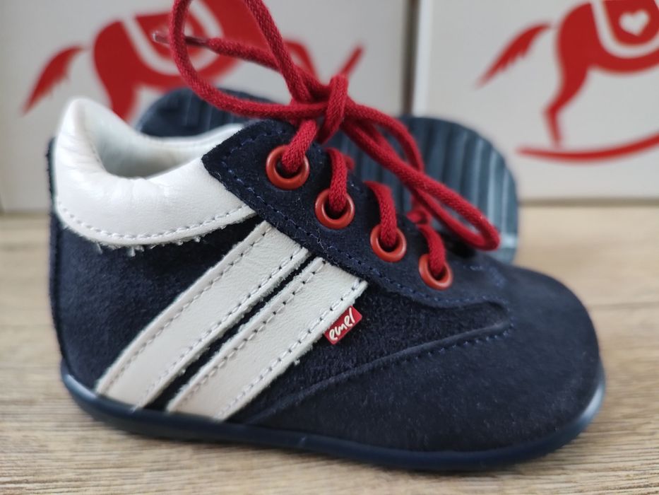 Trzewiki /Roczki Emel 18