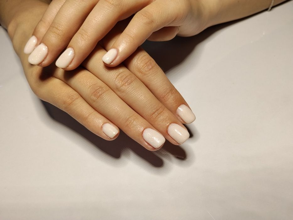 Модели на маникюр, наращивание, центр возле Мост Сити