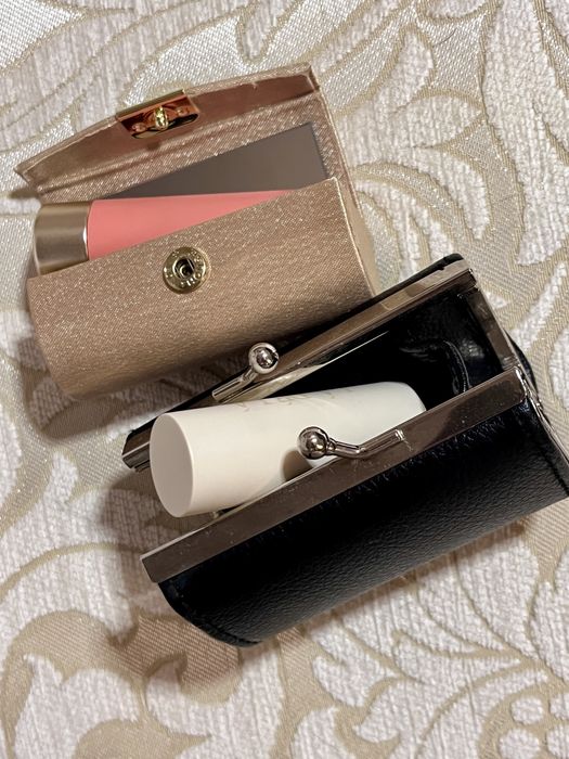 Футляр для помады