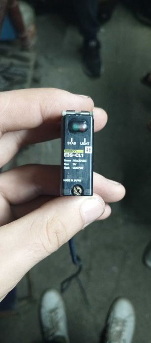 OMRON E3S-CL1 Brown: 10to30VDC Blue : OV Black: OUTPUT
MADE IN JAPAN