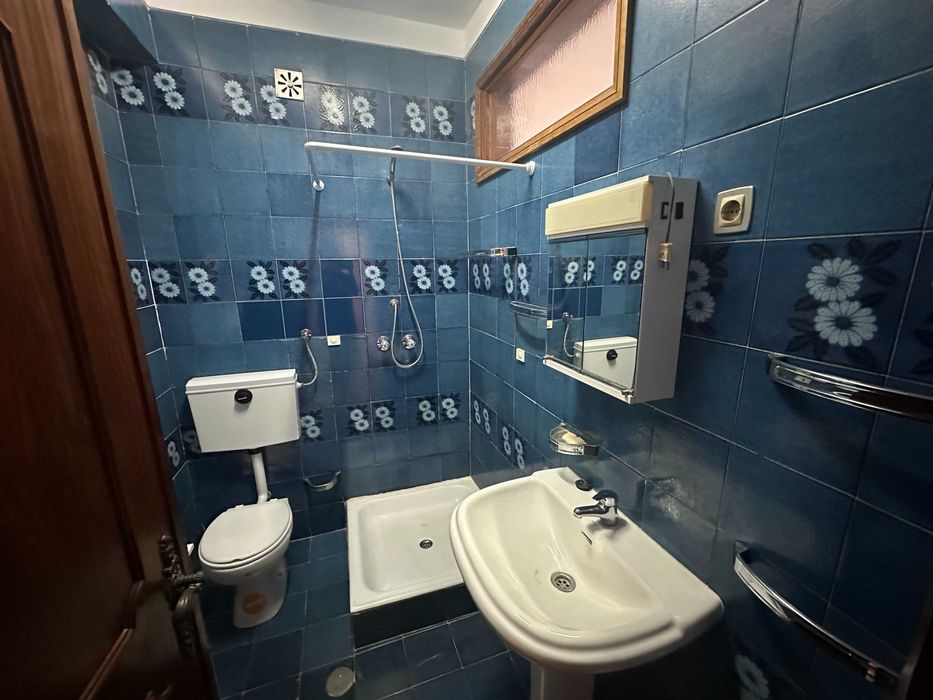 Quarto em T4 mobilado — Centro (junto à Escola de Saúde / CVP)