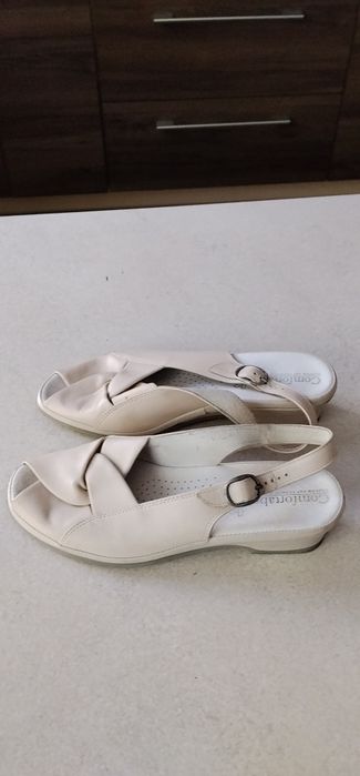 Sprzedam buty damskie