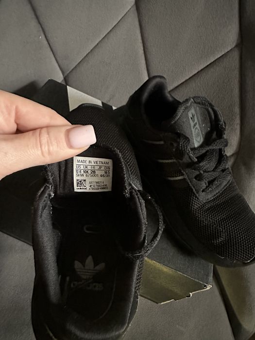 Кросовки    adidas