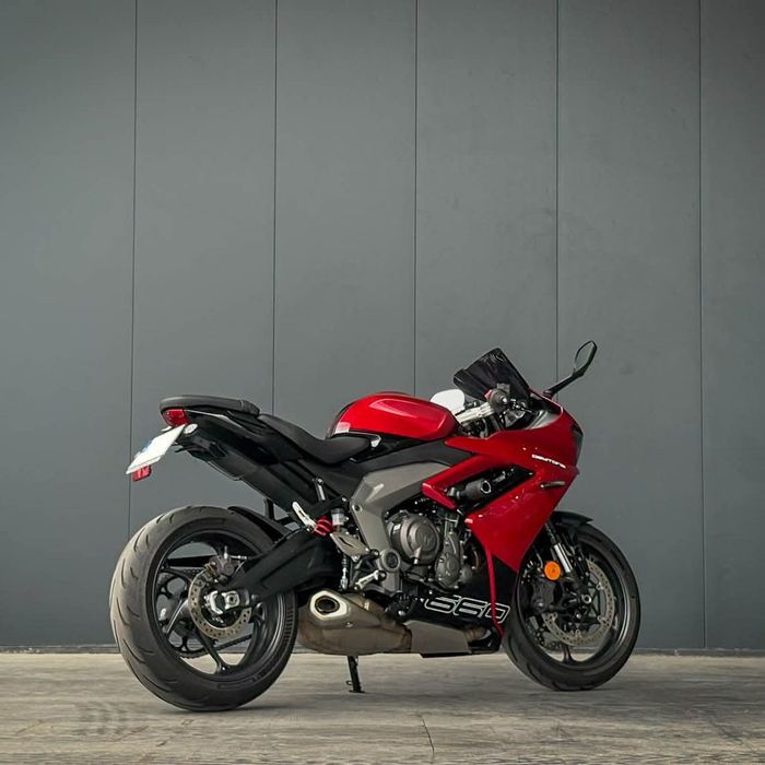 Triumph Daytona 660