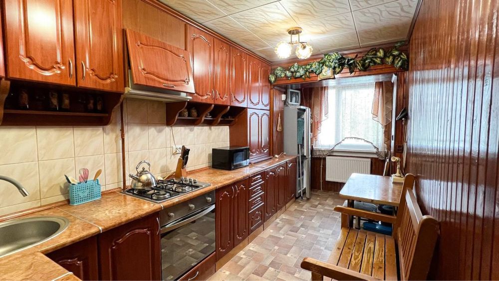 Продаж 4 кімнатної квартири