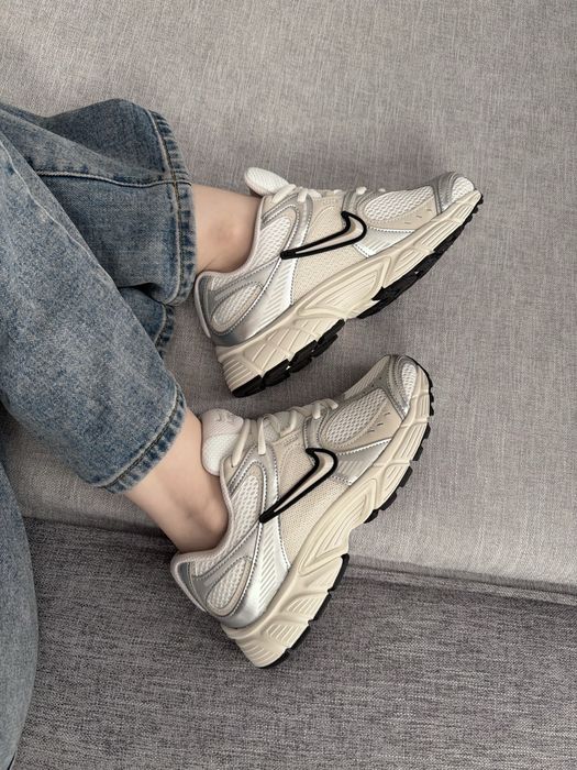Nike V5 RNR White Beige Silver Black