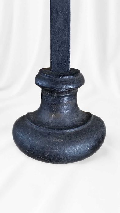 Cruz Antiga de Altar em Madeira com Cristo em Ferro Fundido Policromado – c. 1890–1910