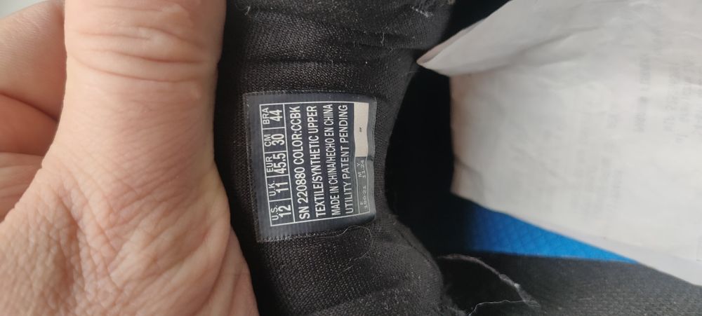 Кросівки , сандалі Skcehers