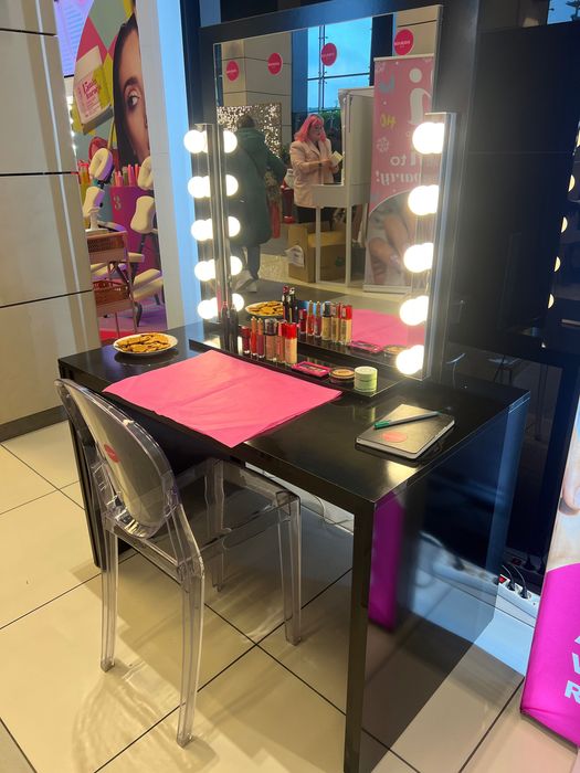 Toaletka do makijażu / Make-up stand
