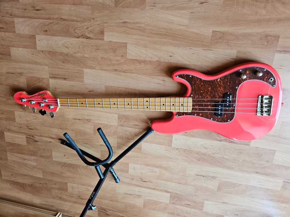 Vintage V4MFR gitara basowa