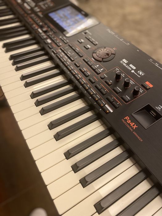 Teclado Korg PA4X 76