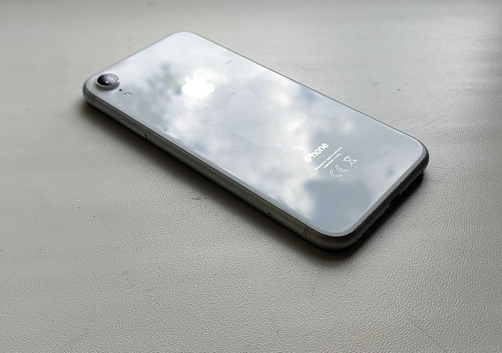 iPhone XR 64gb white