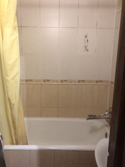 Окрема, велика кімната район вокзалу залізничного