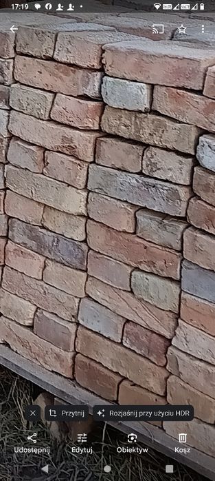 Stara cegła z rozbiórki