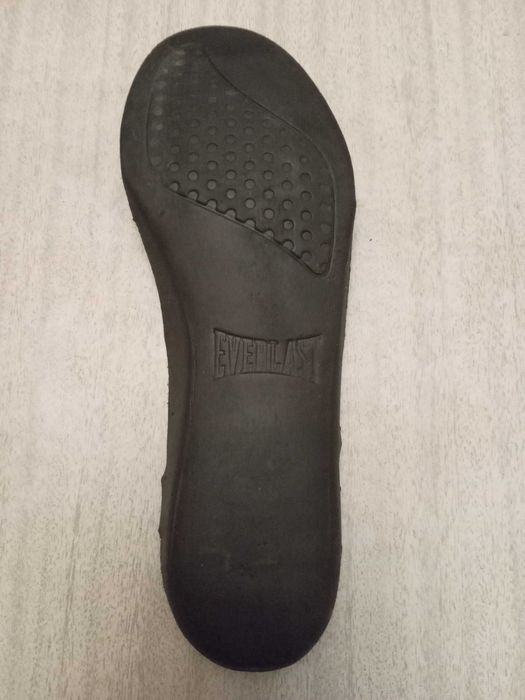 Продам детские кросcовки фирмы EVERLAST