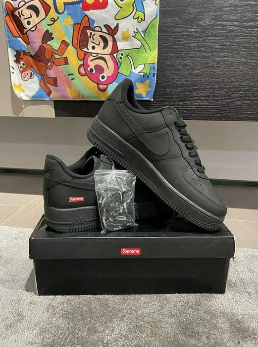 Nike Air Force 1 Low Supreme Czarny R.38