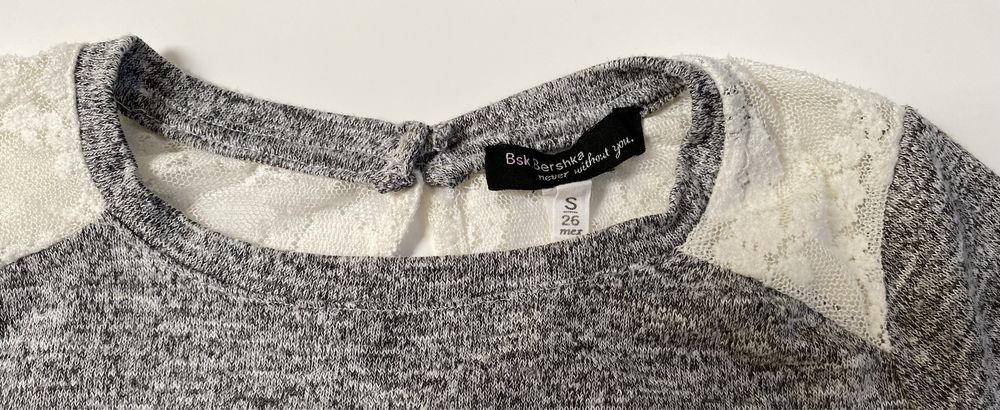 Camisola Bershka com renda tamanho S